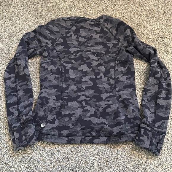 Lululemon Runderful Long Sleeve size 6 - Picture 6 of 7